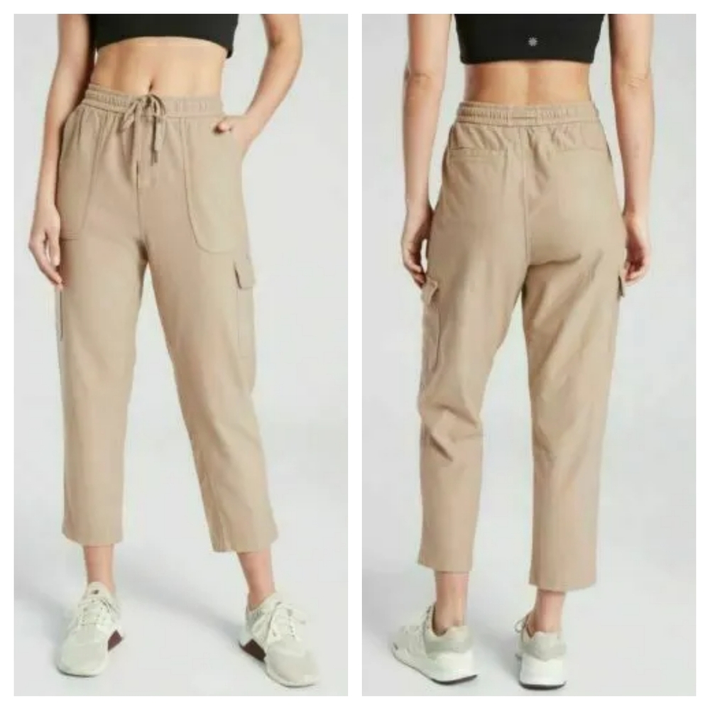 Athleta Farallon Cargo Crop Jogger Pants Silt Taupe Tan Size 0